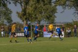 S.K.N.W.K. 1 - Kruiningen 1 (comp.) seizoen 2021-2022 (38/99)